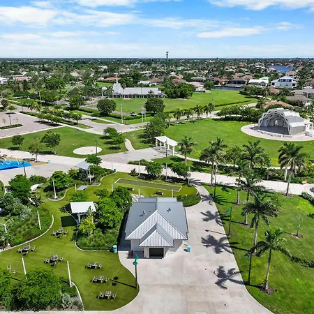 Oceangoing Condo With Pool And Steps To Beach And Food-2